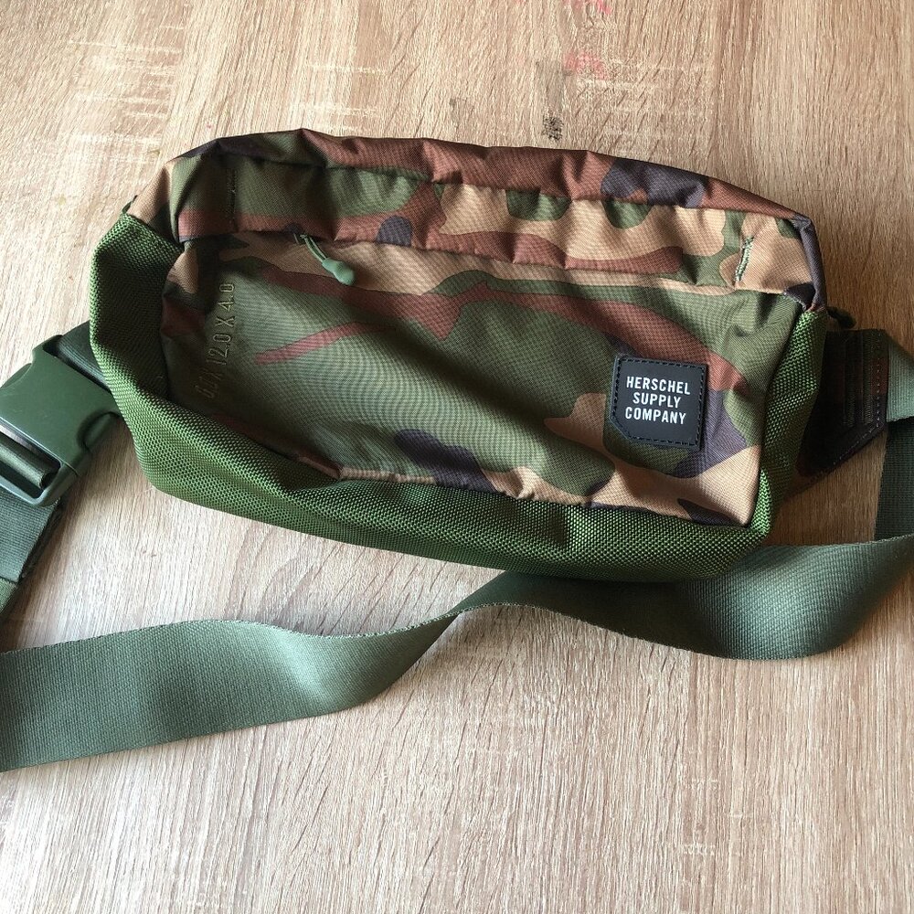 Herschel Supply Tour Medium 10L Hip/Fanny Pack - Woodland Camo Limited Edition